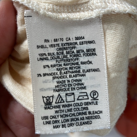 Anthropologie Kaftan 100% Silk Blouse . Size Medium . Excellent condition - Picture 4 of 7